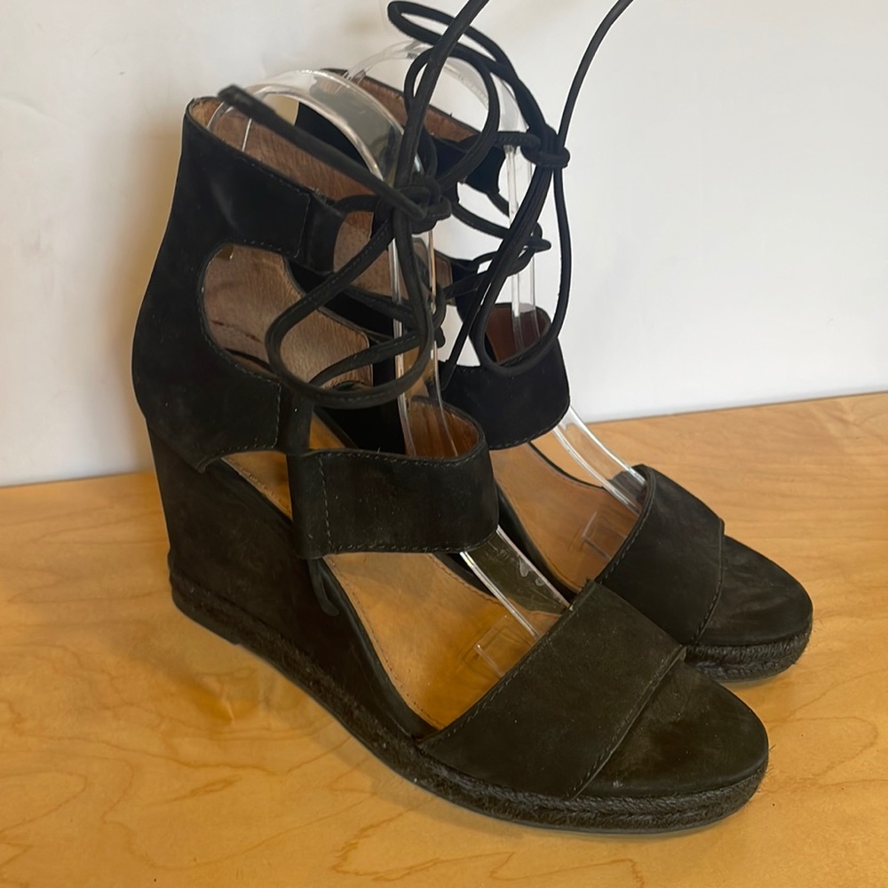 FRYE Roberta Ghillie Wedge size 7